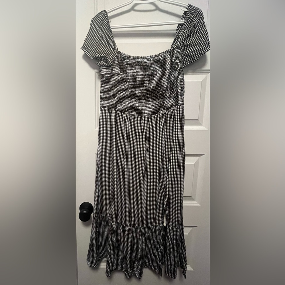 ABERCROMBIE & FITCH Babydoll MIDI Dress in gingham pattern with side slit!